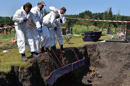 В Донбассе обнаружены несколько массовых захоронений мирных жителей