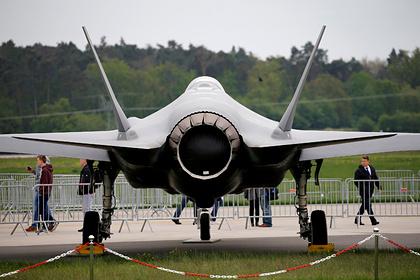 Британский истребитель F-35 упал в море