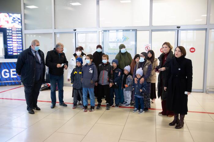 Украина вернула из лагеря в Сирии 3 женщин и 11 детей, еще 19 граждан ожидают эвакуации