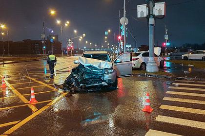 Названо самое аварийное время на дорогах Москвы