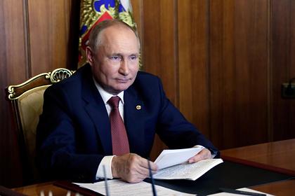 Путин поддержал продление срока действия сертификатов переболевших COVID-19