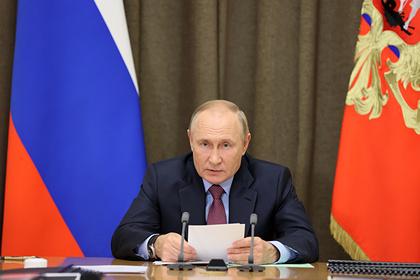 Путин подписал закон о продлении предельного срока службы генералов армии