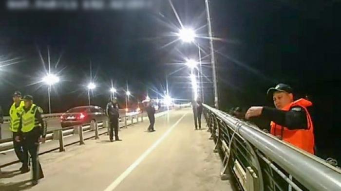 Спасение девушки на мосту сняли на видео в Усть-Каменогорске
                10 мая 2022, 14:11