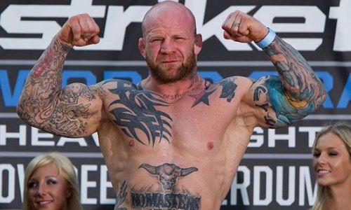 «Я русский». Легендарный американский боец MMA отрекся от США