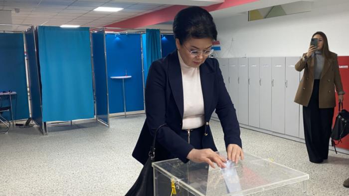 Кандидат Салтанат Турсынбекова проголосовала на выборах
                20 ноября 2022, 10:58