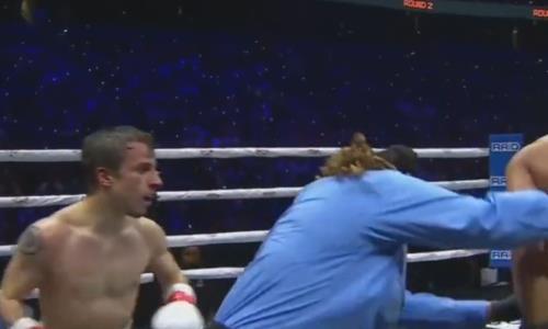 Американский блогер ударил женщину-судью во время дебюта в боксе. Видео