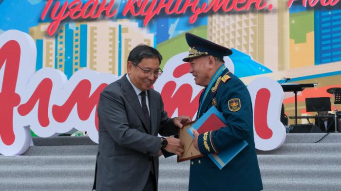 Кто стал почетным гражданином Алматы
                17 сентября 2023, 16:23