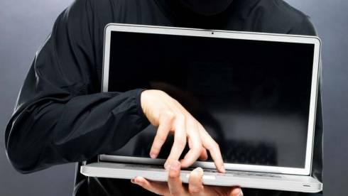 Карагандинец похитил из автосервиса ноутбук, который сдал в ломбард