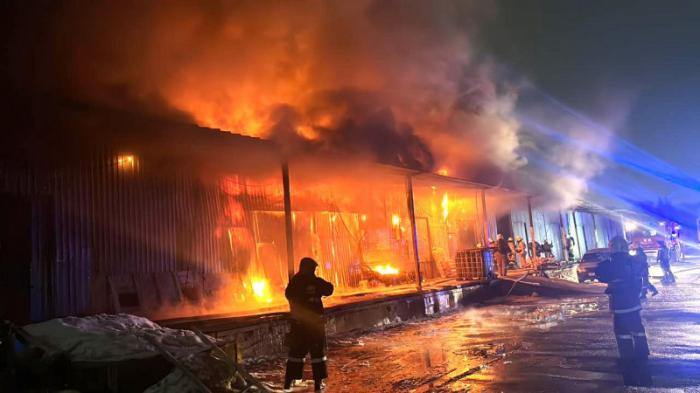Крупный пожар ликвидировали на складе в Алматы
                15 января 2024, 05:45