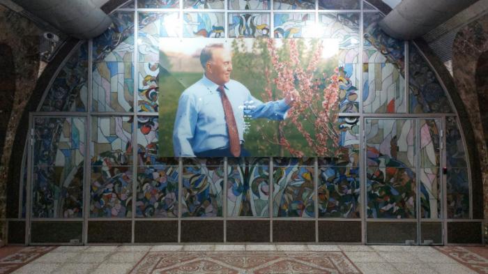Портрет Назарбаева сняли со станции метро в Алматы
                19 января 2024, 19:05