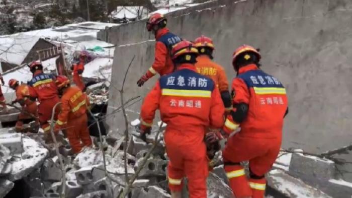 Около 50 человек пропали без вести после схода оползня в Китае
                22 января 2024, 13:08