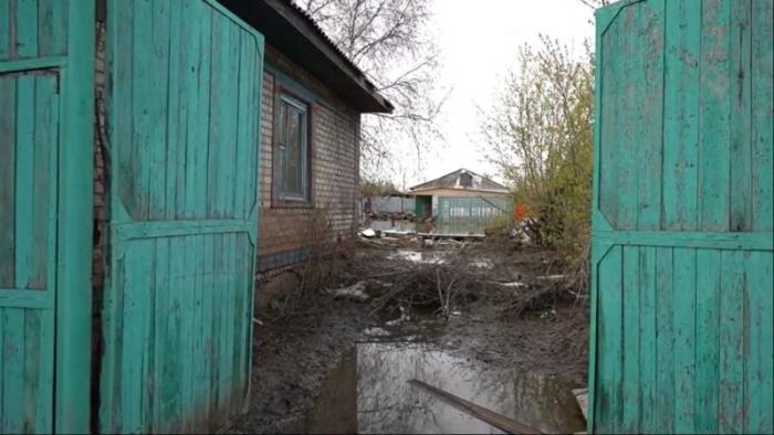 Полиция возвращает североказахстанцев в дома после паводка