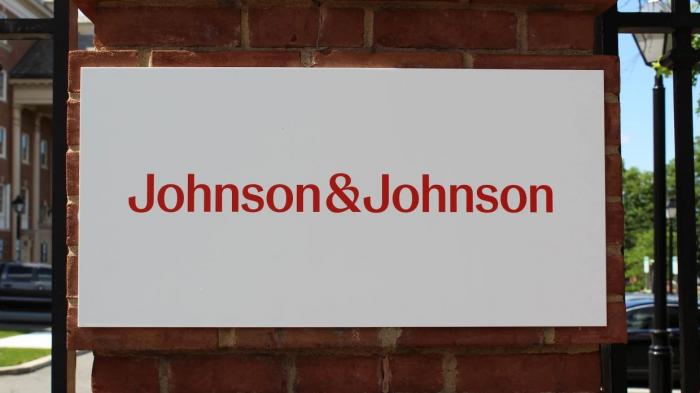 Попытка Johnson & Johnson объявить о банкротстве оказалась безуспешной