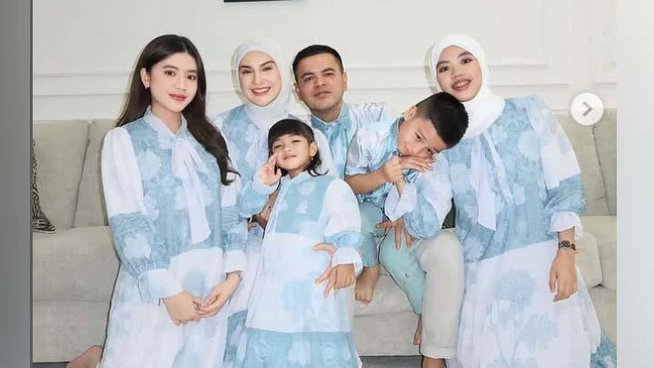 8 Potret Eksklusif Irish Bella dan Keluarga di Lombok: Liburan Lebaran Penuh Petualangan!