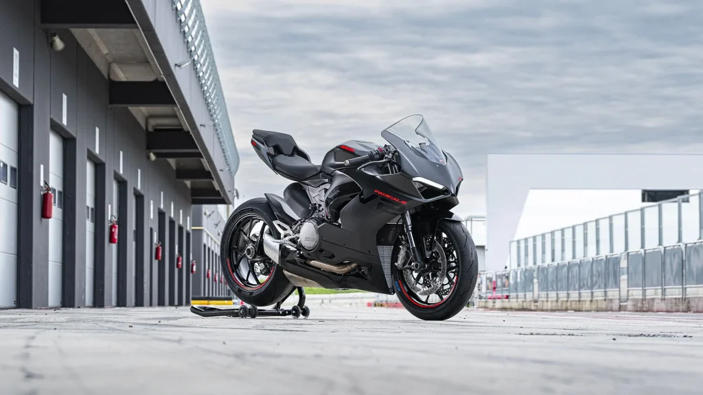 Aly Goni Beli Ducati Panigale V2: 9 Potret Mewah yang Bikin Fans Terpukau
