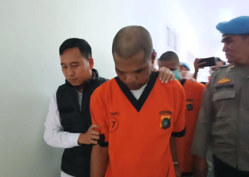 Anies Bongkar Penyiraman Air Keras: Dalang Dibalik Aksi Bukan Kriminal Biasa! Anies Bongkar Penyiraman Air Keras: Dalang Dibalik Aksi Bukan Kriminal Biasa!