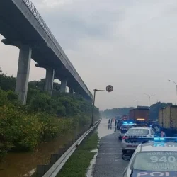 Banjir Membludak di Tol Jagorawi Km 12, Lalin Diatur Ketat dan Rest Area Ditutup!