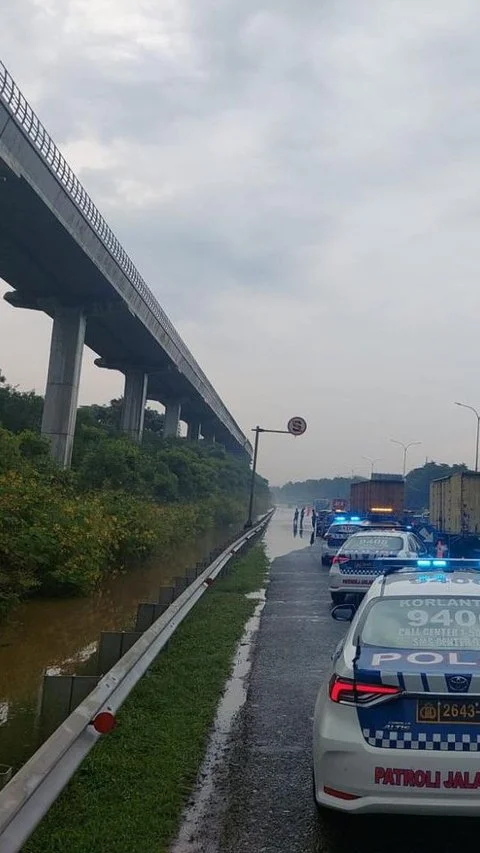 Banjir Membludak di Tol Jagorawi Km 12, Lalin Diatur Ketat dan Rest Area Ditutup!