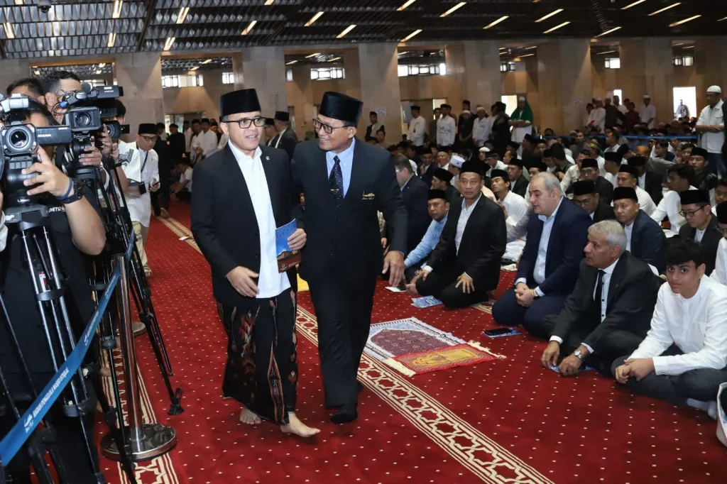 Buntut Perang Timur Tengah: Qatar, Kuwait, dan UEA Hanya Izinkan Salat Idulfitri di Masjid, Dampak Penutupan Selat Hormuz Mengguncang Ekonomi Global Buntut Perang Timur Tengah: Qatar, Kuwait, dan UEA Hanya Izinkan Salat Idulfitri di Masjid, Dampak Penutupan Selat Hormuz Mengguncang Ekonomi Global