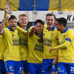 Drama di De Oude Meerdijk: SC Cambuur Raih Kemenangan 3-1 atas FC Emmen dan Selangkah Lebih Dekat ke Promosi Eredivisie
