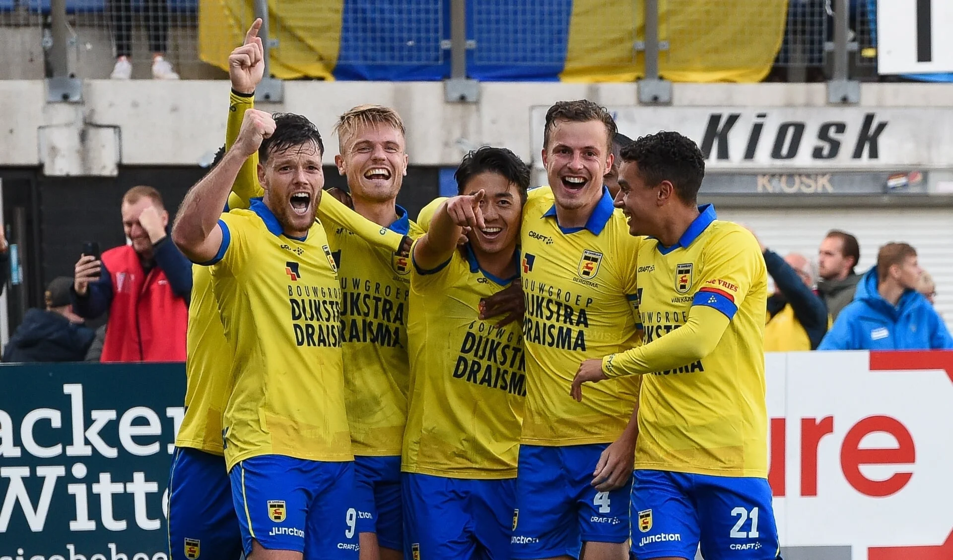 Drama di De Oude Meerdijk: SC Cambuur Raih Kemenangan 3-1 atas FC Emmen dan Selangkah Lebih Dekat ke Promosi Eredivisie