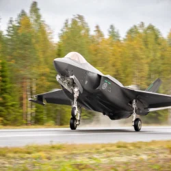 F-35 Amerika Terpaksa Mendarat Darurat Setelah Misi Tempur di Iran: Klaim Iran Serang Jet Stealth