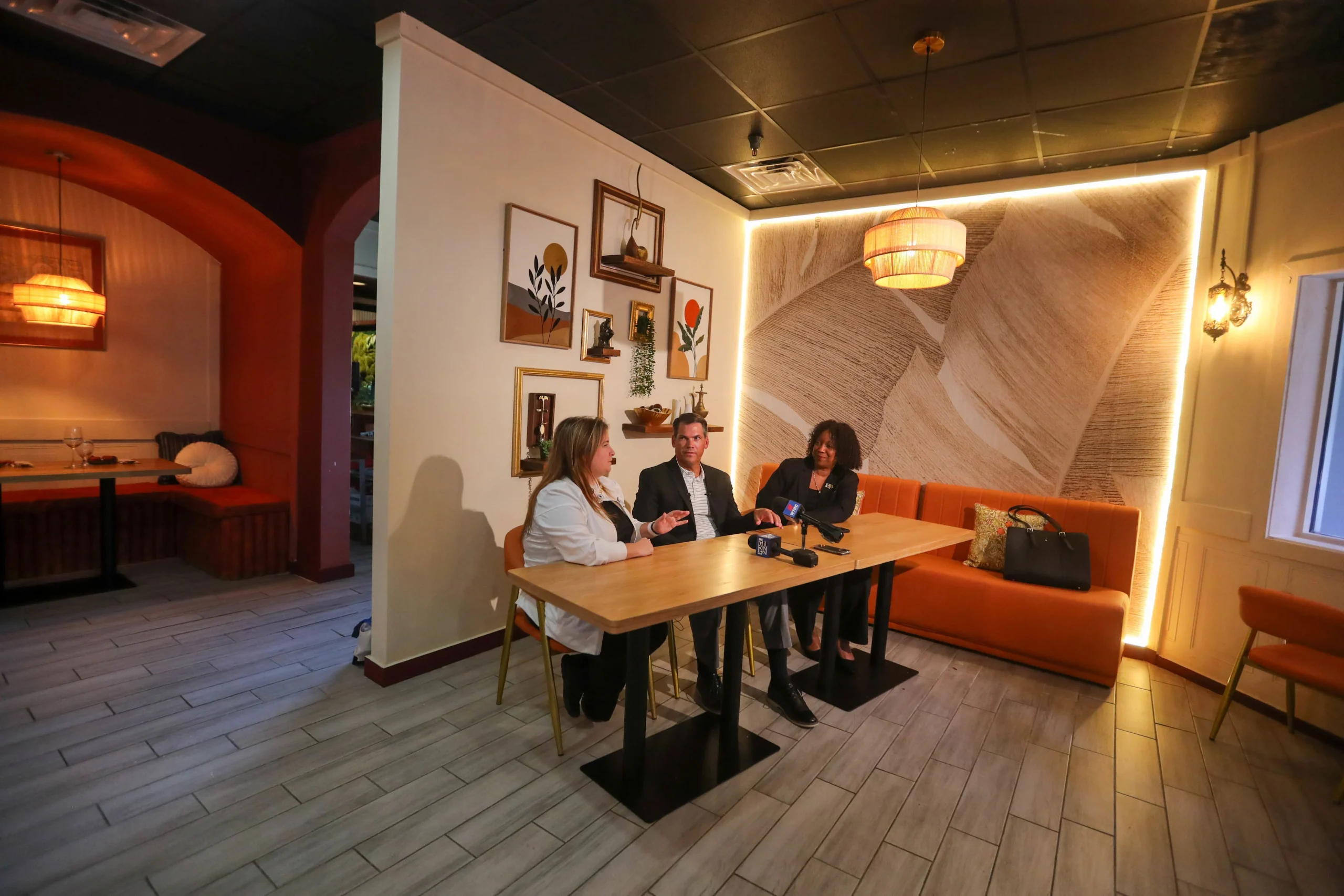 Georgi­a dalam Fokus: Persaingan Gubernur, Dinamika Olahraga, dan Ancaman Bencana Alam