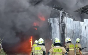 Kebakaran Hebat di Kalideres Bakar 19 Bangunan, 18 Mobil Damkar Dikerahkan