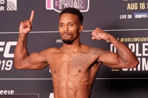 Kemenangan Kontroversial Movsar Evloev di UFC London Membuat Lerone Murphy Gagal Realisasi Impian Gelar