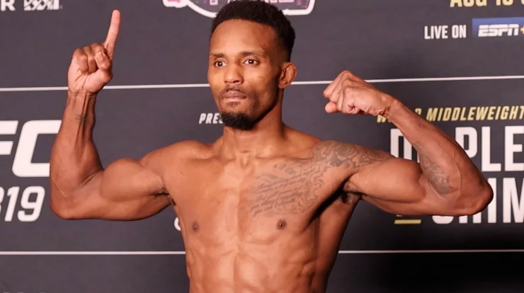 Kemenangan Kontroversial Movsar Evloev di UFC London Membuat Lerone Murphy Gagal Realisasi Impian Gelar