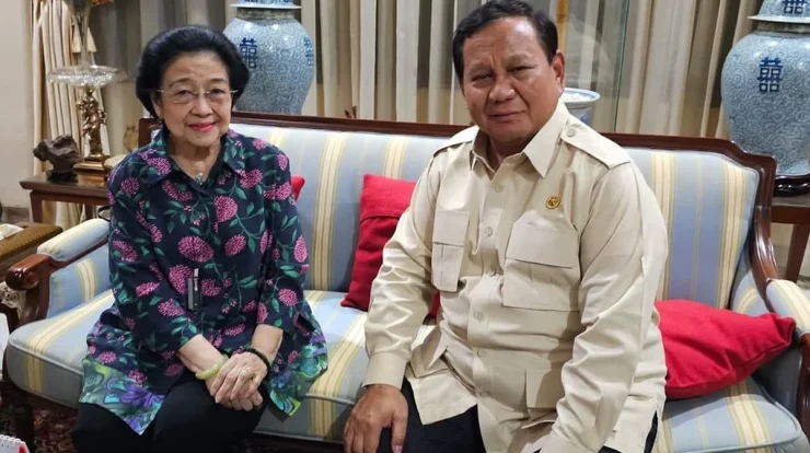 Megawati & Prabowo Bertemu di Istana: Ray Rangkuti Ungkap Ambiguitas Koalisi PDIP
