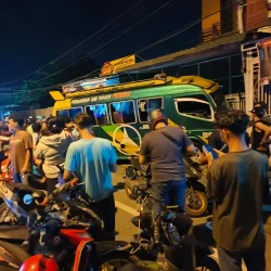 Minibus Tabrak Restoran Jepang di Gading Serpong, Pengunjung Terluka Parah, Hingga Puluhan Juta Rugi