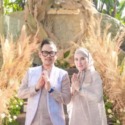 Momen Haru Lebaran: 7 Potret Shandy Purnamasari dan Juragan 99 Gelar Open House Penuh Kebahagiaan