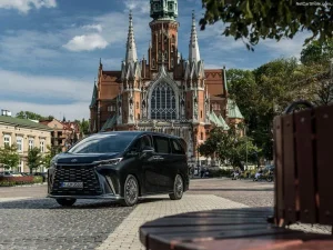 Mudik In Style 2026: Saksikan Sultan Jalanan dengan Lexus LM 350h Rp 3,4 Miliar