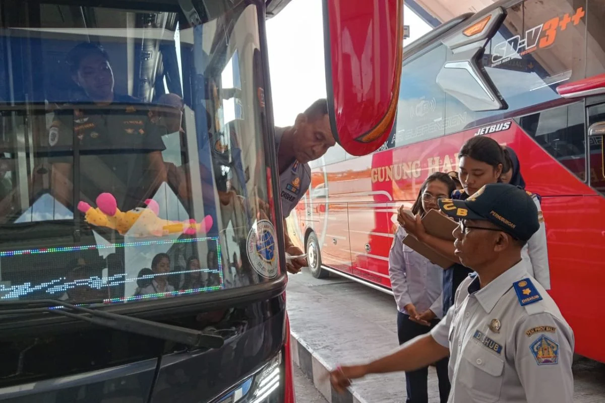 Petugas Bus Cileunyi Pilih Kerja Sepanjang Lebaran, Bukan Pulang ke Keluarga