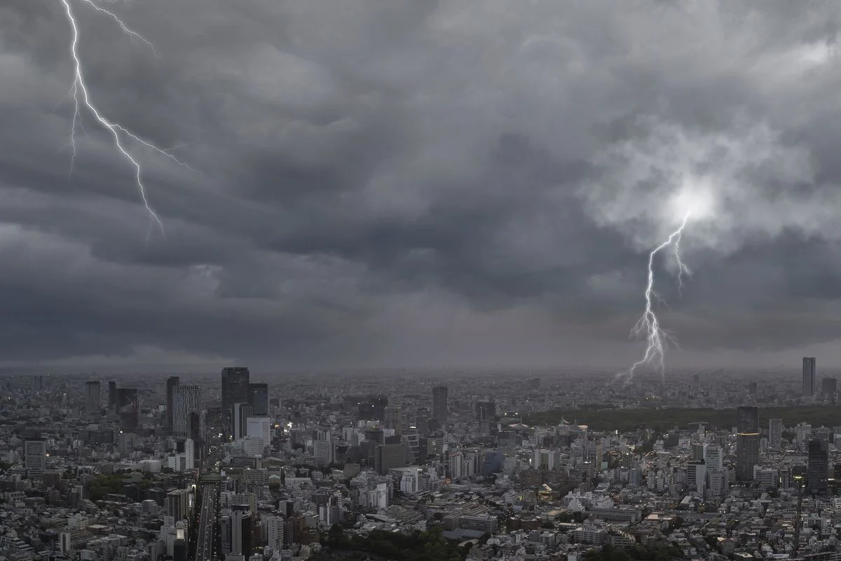 Ramalan Cuaca 30 Maret 2026: Hujan Ringan hingga Petir Mengguncang Jabodetabek, Sumatra Utara, dan Jawa Timur