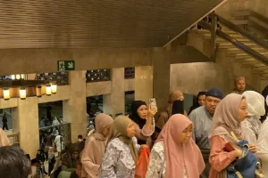 Ribuan Jemaah Salat Idulfitri Bersatu di Gelora Pakansari dan Bencingah Agung: Sinergi Bupati dengan Masyarakat
