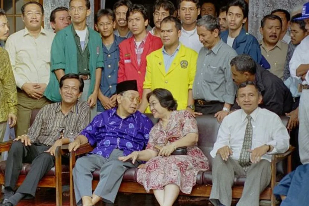 SBY Kenang Juwono Sudarsono: Tokoh Sentral yang Menyatukan Militer dan Sipil di Era Reformasi 1998