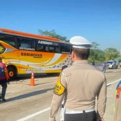 Tragedi Tol Batang: Xpander Menabrak Bus, Dua Pemudik Tewas dan Empat Luka