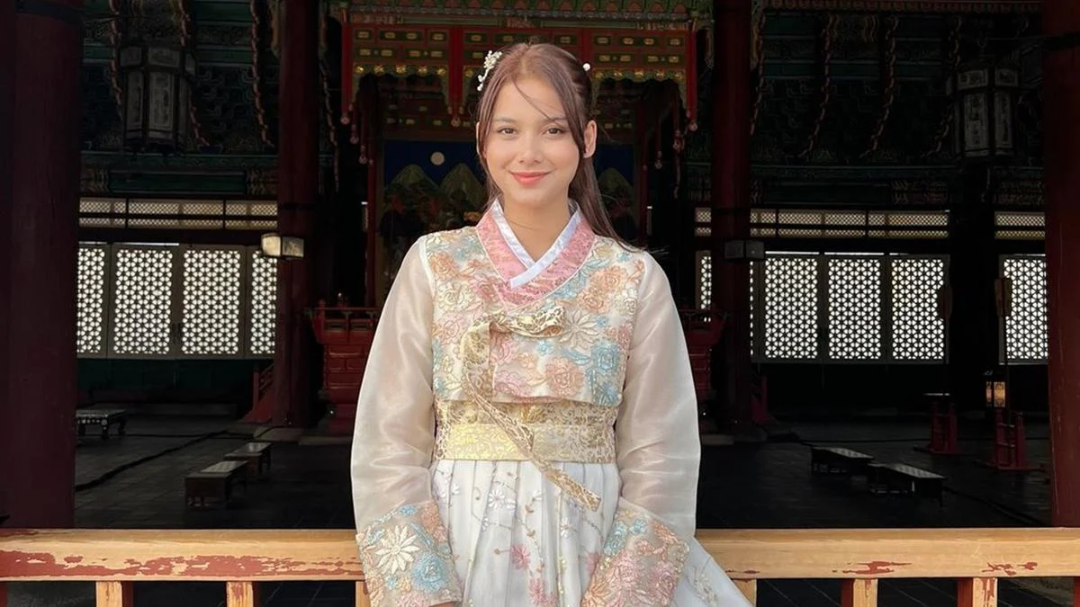 7 Potret Ziva Magnolya Pakai Hanbok di Gyeongbokgung Palace, Bikin Netizen Terpukau!