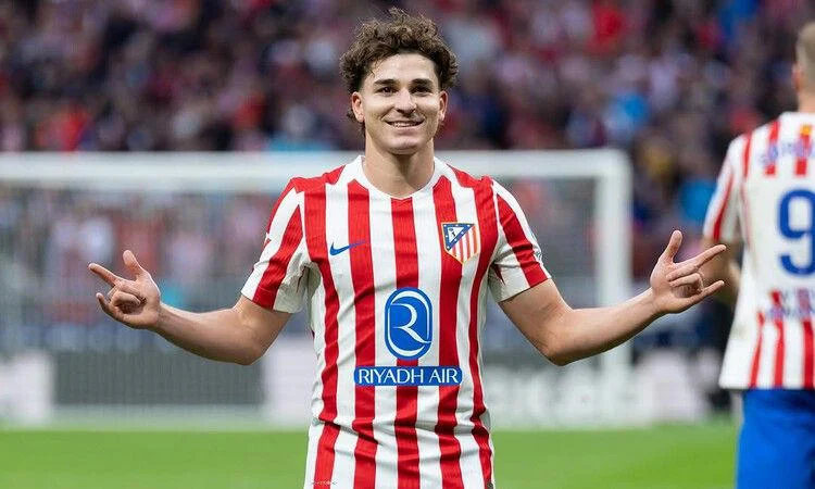 Arsenal Siapkan Rencana Besar: Gabriel Jesus Dilepas untuk Buru Julian Alvarez