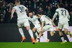 Borussia Mönchengladbach Gagal Kalah Tipis dari RB Leipzig, Pelatih Dukung Suporter di Tengah Protes