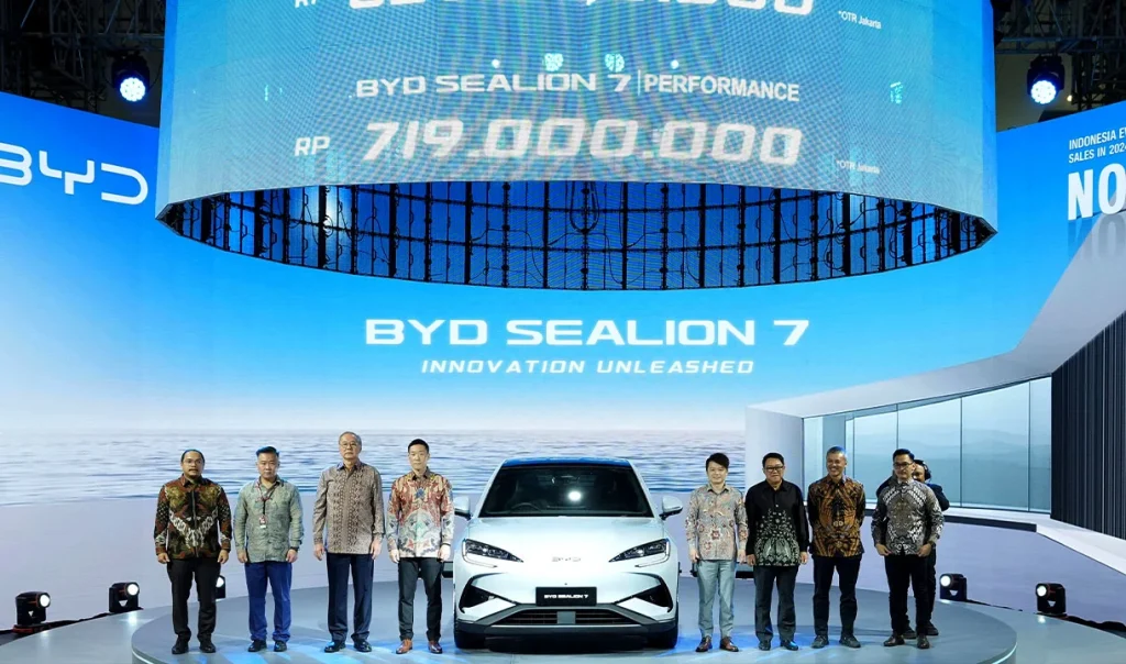 BYD Luncurkan Lini Produk EV Terlengkap untuk Menjawab Tantangan Pasar Indonesia BYD Luncurkan Lini Produk EV Terlengkap untuk Menjawab Tantangan Pasar Indonesia