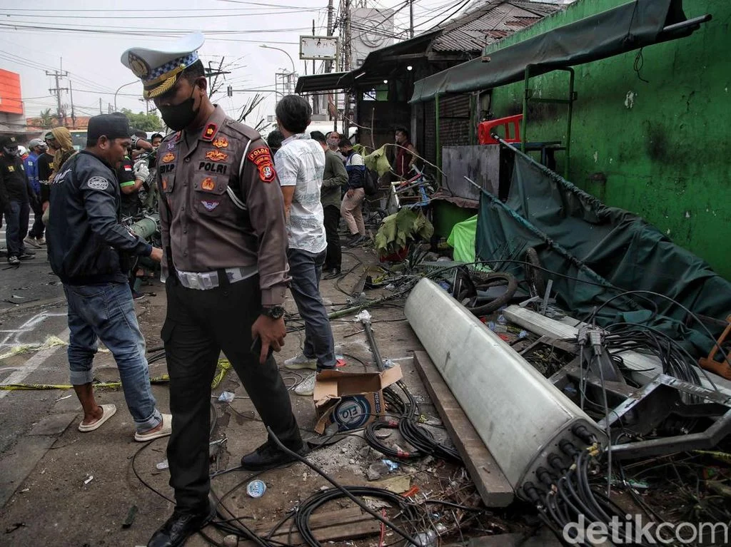 Cooler Bag ASIP Selamatkan Nyawa Korban Kecelakaan KRL di Bekasi Timur: Kisah Heroik di Gerbong Perempuan