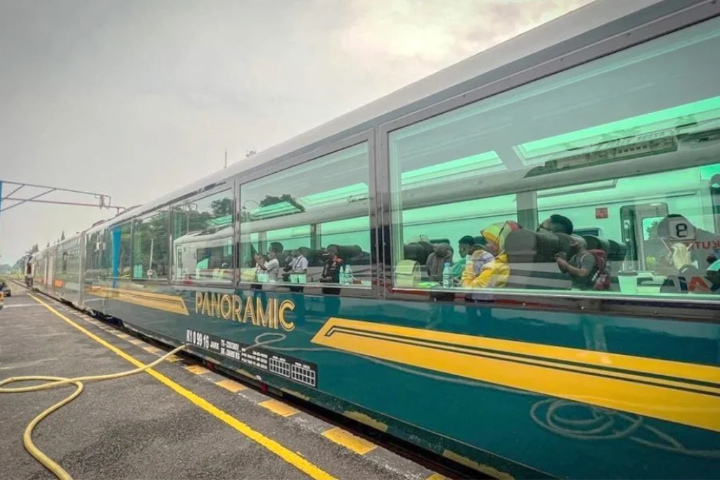 Dari Gerbong Kereta Api ke Persebaya Academy: 4 Jam Perjuangan Erlangga Menembus Impian Profesional Dari Gerbong Kereta Api ke Persebaya Academy: 4 Jam Perjuangan Erlangga Menembus Impian Profesional