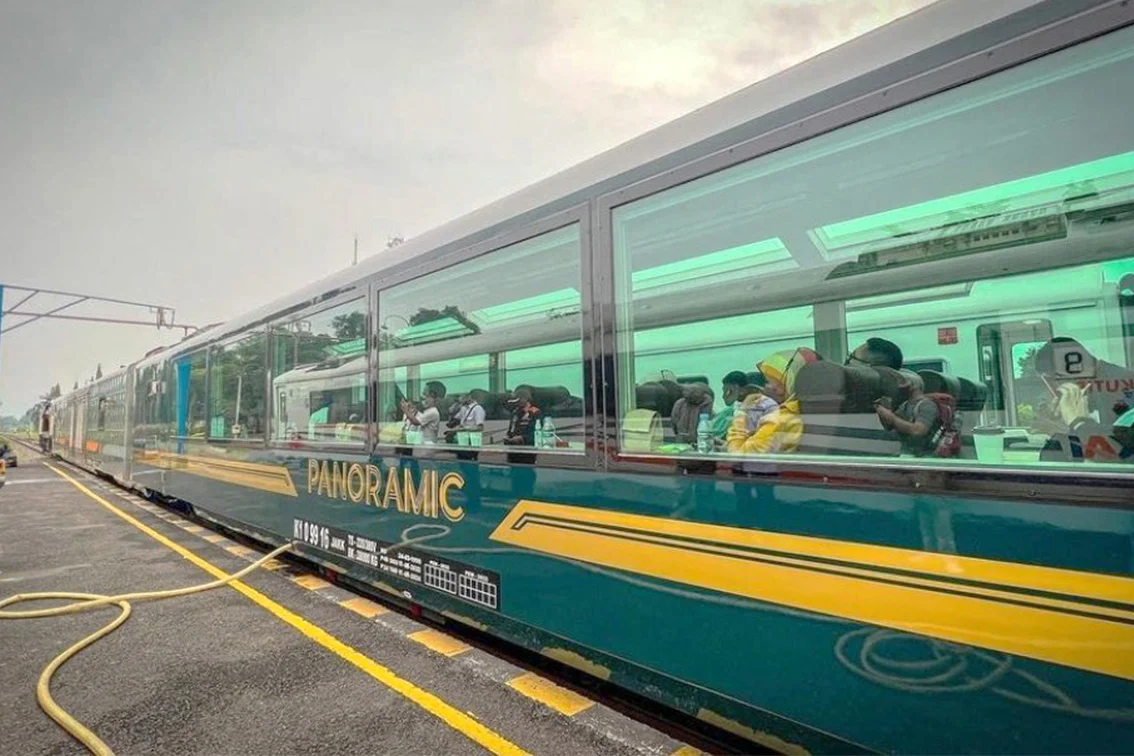 Dari Gerbong Kereta Api ke Persebaya Academy: 4 Jam Perjuangan Erlangga Menembus Impian Profesional