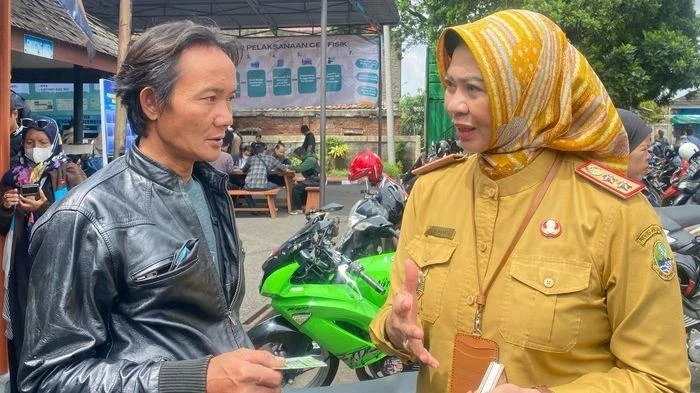 Dedi Mulyadi Langsung Beli Motor Warga, Tegur Pejabat Pajak Usai Nonaktifkan Kepala Samsat Soekarno‑Hatta Bandung