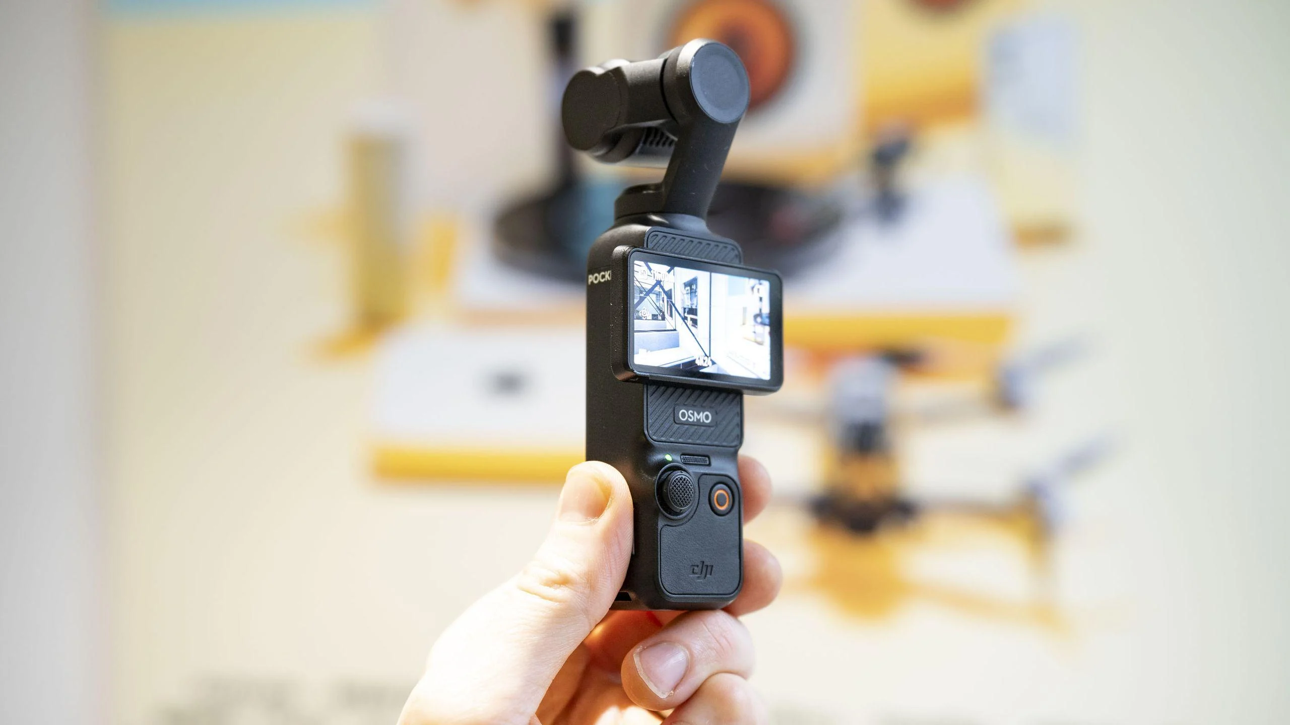 DJI Osmo Pocket 4 Resmi Diluncurkan 16 April: Revolusi Kamera Gimbal Mini dengan Desain Tunggal
