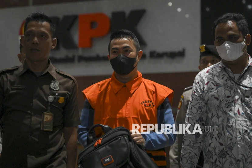 Drama OTT Tulungagung: Soeroto Plt Sekda yang Selamat dari Penangkapan KPK, Namun Diperiksa Intensif