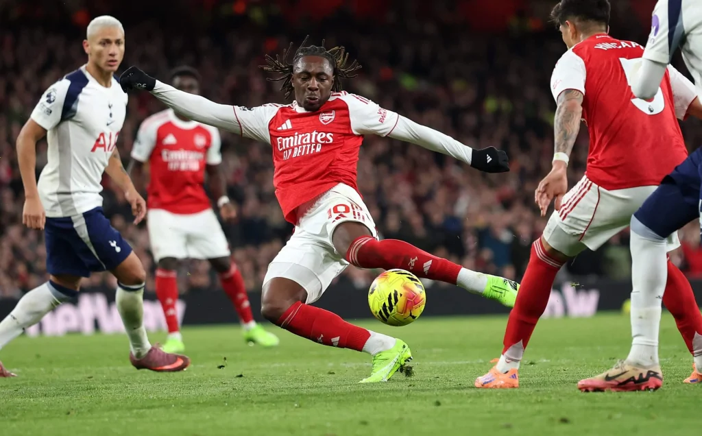 Eberechi Eze Ciptakan Momen Magis, Bantu Arsenal Kejar Double di Premier League